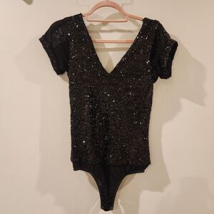 Bebe Black Sequin Bodysuit Womens Medium Short Mesh Sleeves Party Ready Top‎